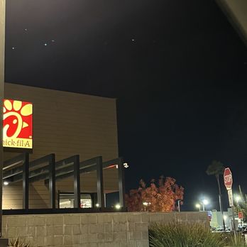 Chick-fil-A - Drive-thru from the back of the line - Fast Food Near Me - Sacramento, California Chick-fil-A - Drive-thru from the back of the line - Fast Food Near Me - Sacramento, California