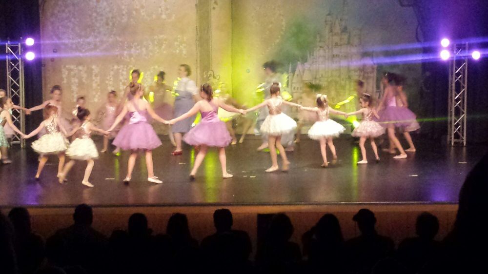 THE DANCE QUARTER 21109 Longeway Rd, Sonora, California Dance