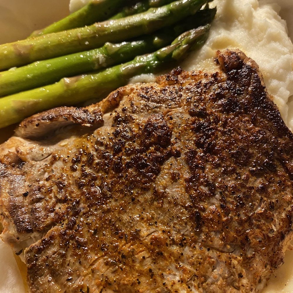 Guy Harvey Resort St Augustine Beach - Blackened snapper with mashed potatoes and asparagus - Resorts Near Me - Saint Augustine Beach, Florida Guy Harvey Resort St Augustine Beach - Blackened snapper with mashed potatoes and asparagus - Resorts Near Me - Saint Augustine Beach, Florida