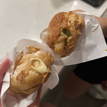 Beard Papa's - Cream Original Puffs with vanilla and green tea fillings - Desserts Near Me - Rancho Cucamonga, California