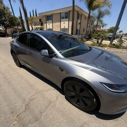 Clean, can't see white interior Clean, can't see white interior