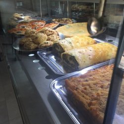 É Guagliun - Un pò della vetrina. foto presa dalla pagina fb