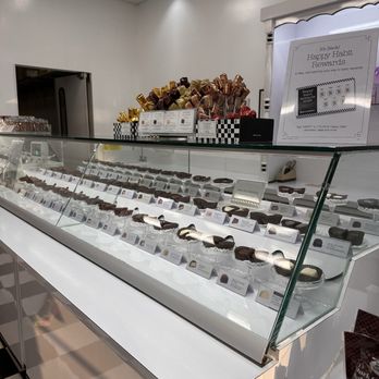 See's Candies - Candy Stores Near Me - Rancho Cucamonga, California See's Candies - Candy Stores Near Me - Rancho Cucamonga, California