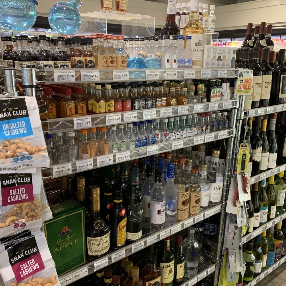 Holoholo Market - Liquor - Gift Shops Near Me - Kihei, Hawaii