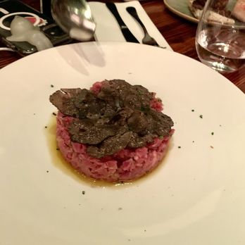 Cachitos - Beef tartare with shavings of truffle, soak with truffle oil. - Tapas Bars Near Me - Barcelona, B Cachitos - Beef tartare with shavings of truffle, soak with truffle oil. - Tapas Bars Near Me - Barcelona, B