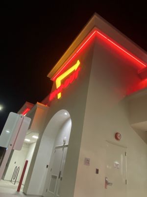 In-N-Out Burger by null