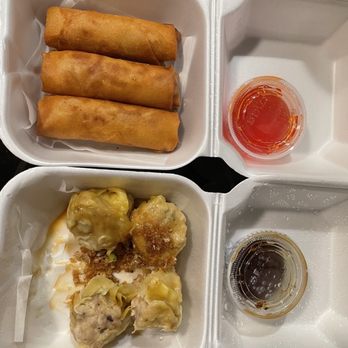 iThaiz Restaurant - Spring rolls and Steamed Dumplings - Thai Near Me - Richmond, Virginia iThaiz Restaurant - Spring rolls and Steamed Dumplings - Thai Near Me - Richmond, Virginia