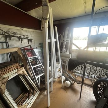 Antiques & Decor - Easel - Antiques Near Me - Stafford, Texas Antiques & Decor - Easel - Antiques Near Me - Stafford, Texas