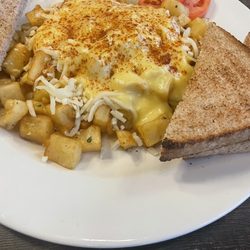 Broadway Bar & Grill - Breakfast poutine