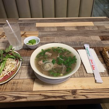Pho Ha - Pho Tai (rare beef) with extra limes - Vietnamese Near Me - Moreno Valley, California Pho Ha - Pho Tai (rare beef) with extra limes - Vietnamese Near Me - Moreno Valley, California