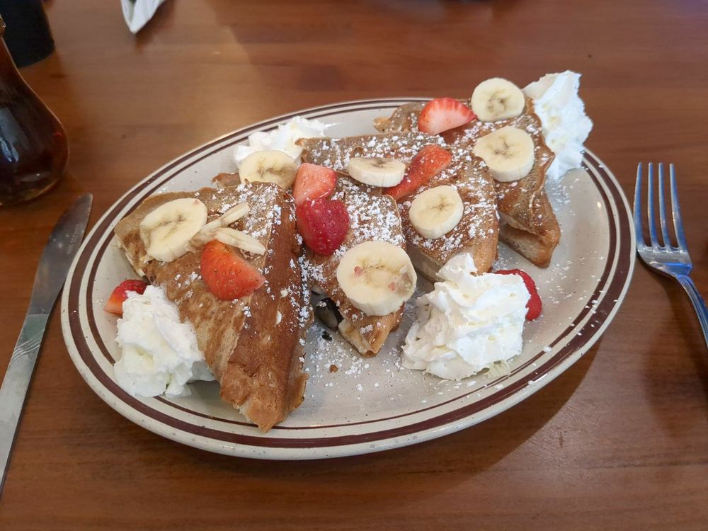 LUCKY DOG CAFE Updated October 2024 16 Photos & 20 Reviews 26 N