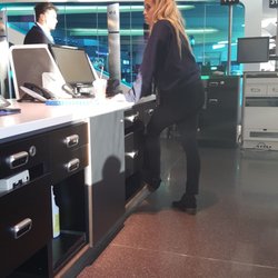 Frontier Airlines - Gate custom service