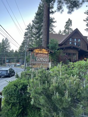 Cedar Glen Lodge by null