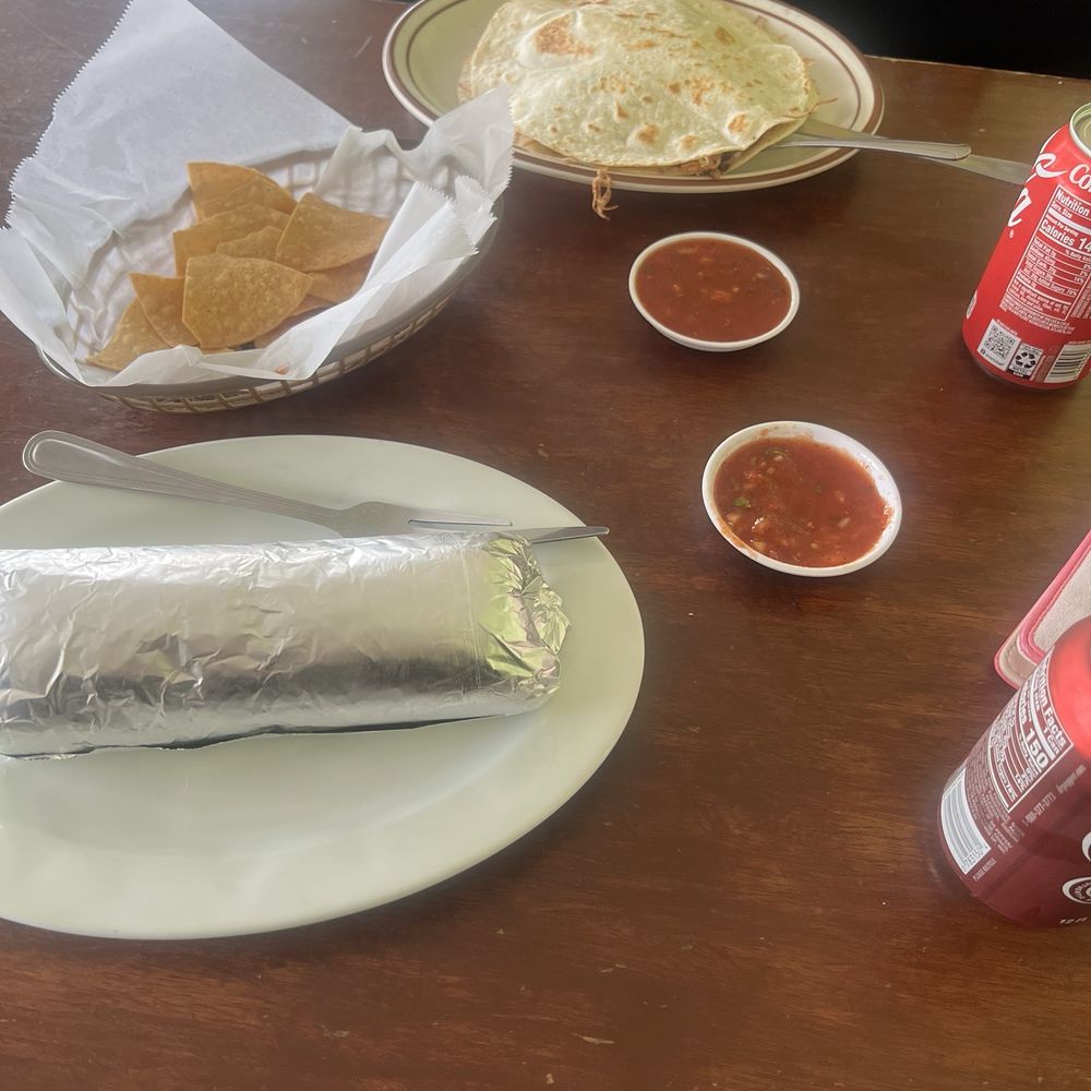 Jarro Viejo - Burrito supreme de Tripa, Quesadilla supreme de tripa! - Mexican Near Me - Oakdale, California Jarro Viejo - Burrito supreme de Tripa, Quesadilla supreme de tripa! - Mexican Near Me - Oakdale, California