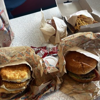 Burgerville - Breakfast sandwich and bacon burger - Burgers Near Me - Centralia, Washington