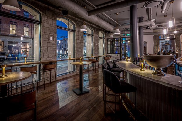 HEIST Restaurant + Wine Club by null