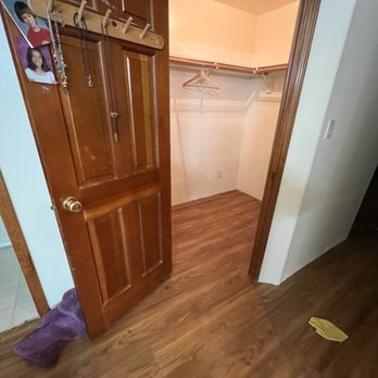 Anaya Floor Covering - Walk in closet. - Flooring Near Me Anaya Floor Covering - Walk in closet. - Flooring Near Me