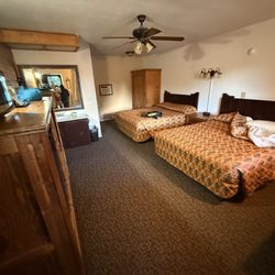 Chama River Bend Lodge - Room 106.