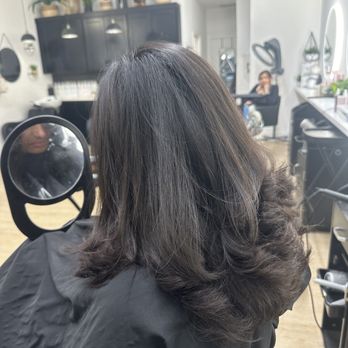 Combs Salon - Haircut and style - Hair Salons Near Me - Campbell, California