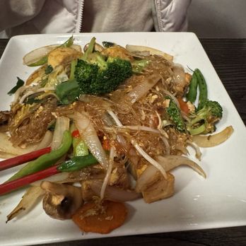 Bangkok Thai Restaurant - Pad Woon Sen - Thai Near Me - Puyallup, Washington