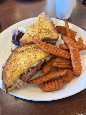 Simon's Restaurant by null