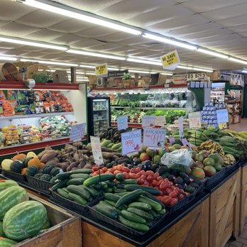 Cacciatore Bros - a produce section of a grocery store - Grocery Near Me - Tampa, Florida