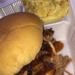 #FoodTruckBrisket Sandwich Mac n Cheese