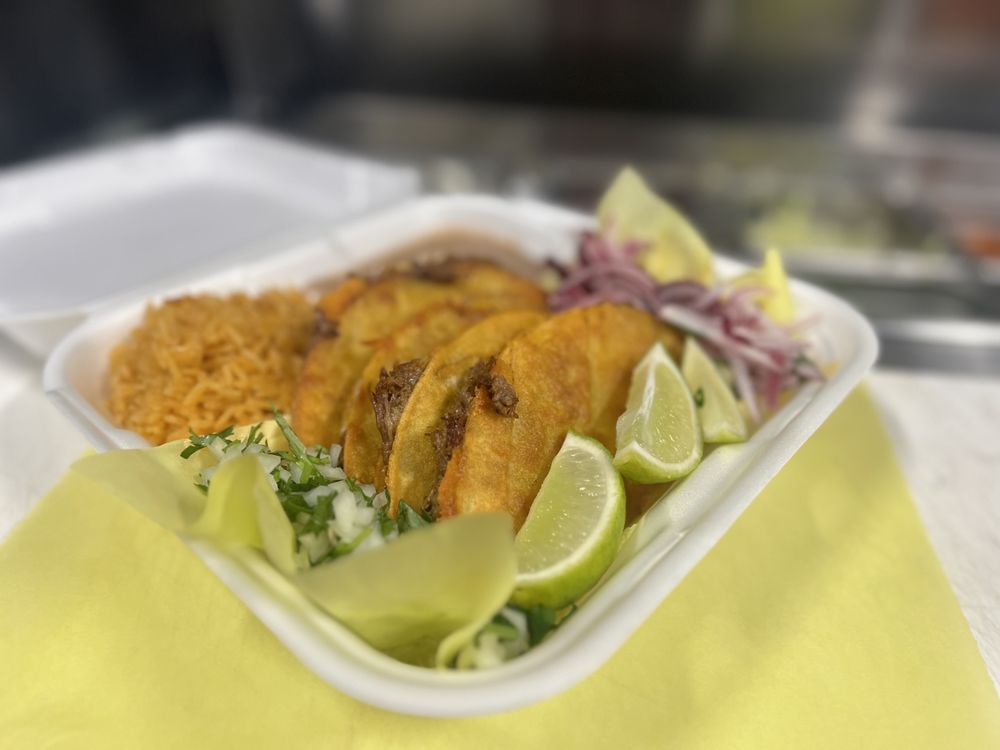 Food from La Perla Taqueria