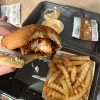 Dave's Hot Chicken - 1 slider and fries - Chicken Shop Near Me - Ankeny, Iowa Dave's Hot Chicken - 1 slider and fries - Chicken Shop Near Me - Ankeny, Iowa
