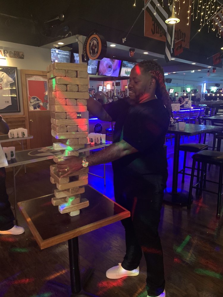 Q PUB AND GRILL Updated July 2024 17 Photos & 45 Reviews 2145