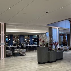 Lobby bar