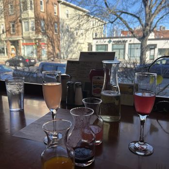 Toasted - Mimosas - Cafes Near Me - Northampton, Massachusetts
