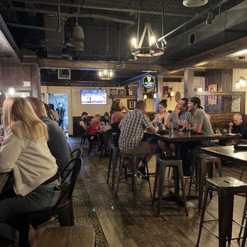 THE KETTLE BLACK KITCHEN & PUB - Updated May 2024 - 1105 Photos & 1351 ...