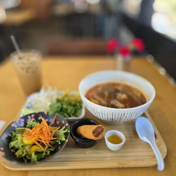Mee Dee Thai Kitchen - Lunch​special Nam Ngiao noodles - Thai Near Me - Los Angeles, California