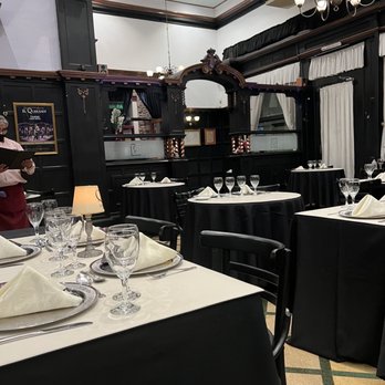 El Querandí - Inside tables - Argentine Near Me - Buenos Aires, C