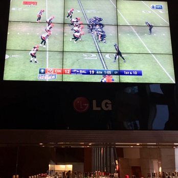 Canvas Bar & Restaurante - NFL in São Paulo! - Hotel bar Near Me - São Paulo, SP