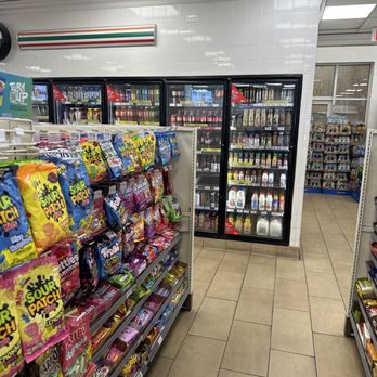 7-ELEVEN - Updated February 2026 - 511 N Akard St, Dallas, Texas