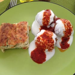 L'écume du Jour - Boules de viandes et oignon et gratin de purée et petit pois