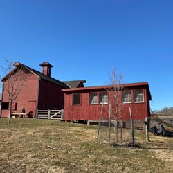 Howell Living History Farm - Barn and chicken coup