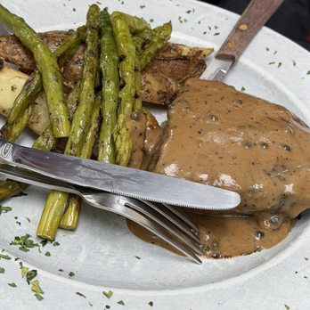 Luna Trattoria - peppered flat iron steak - Italian Near Me - Mendocino, California Luna Trattoria - peppered flat iron steak - Italian Near Me - Mendocino, California
