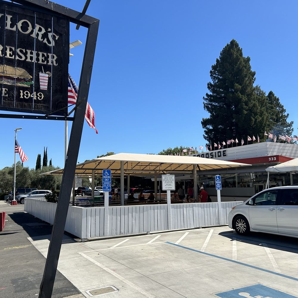 Gott's St. Helena - Outside coming from the North - Burgers Near Me - Saint Helena, California Gott's St. Helena - Outside coming from the North - Burgers Near Me - Saint Helena, California