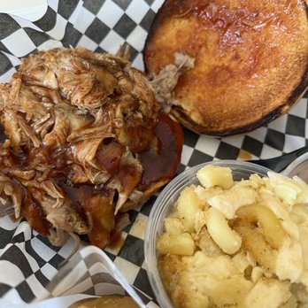 Bubba's Smokehouse BBQ - Pulled Pork Sandwich - Barbeque Near Me - San Diego, California