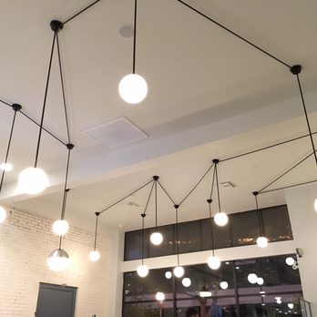 Fishwives - Bright and simple decor that's feels both welcoming and like home - Seafood Near Me - Pasadena, California Fishwives - Bright and simple decor that's feels both welcoming and like home - Seafood Near Me - Pasadena, California