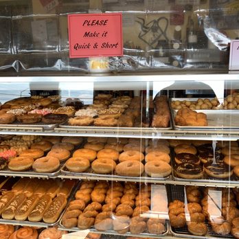 Helen's Donuts & Ice Cream - Donut case - Donuts Near Me - Tacoma, Washington