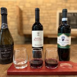 The Lost Vine - Rotating flights! Ask Sarah or Sydney what the flight of the night is