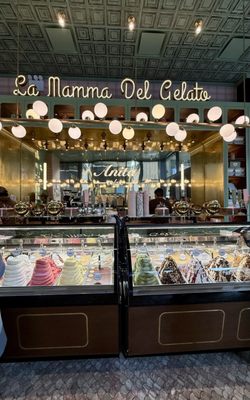 Anita La Mamma del Gelato by null