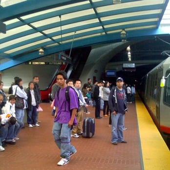 MUNI - L Taraval - Typical weekday waiting at West Portal - Public Transportation Near Me - San Francisco, California