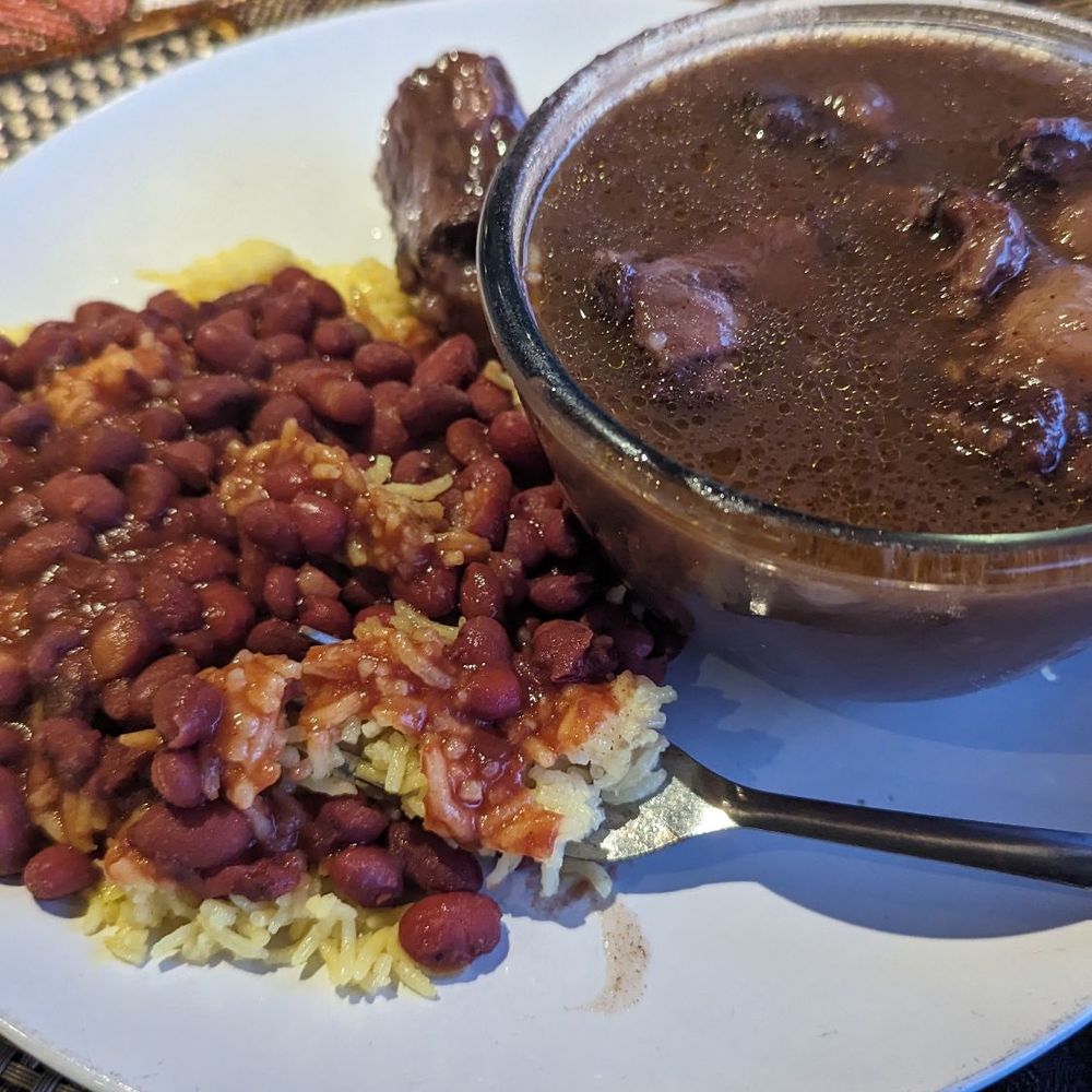 Ruthies Caribbean Kitchen - Oxtails w/grav and beans and red beans and rice - Caribbean Near Me - Vallejo, California