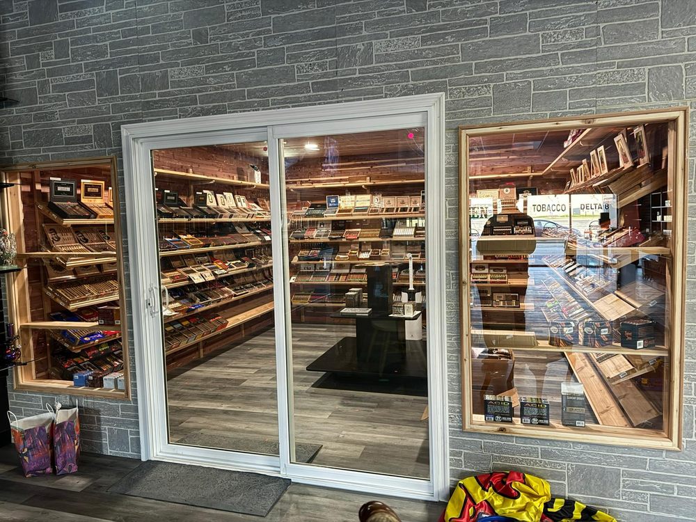 CIGAR PALACE SMOKE SHOP Updated October 2024 12 Photos 1706 S