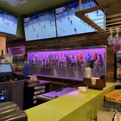 Island Wing Grill & Bar - Jacksonville - June 20, 2022
